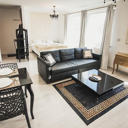 Zara Luxury Apartments The Absolute Center Of 日利纳 外观 照片